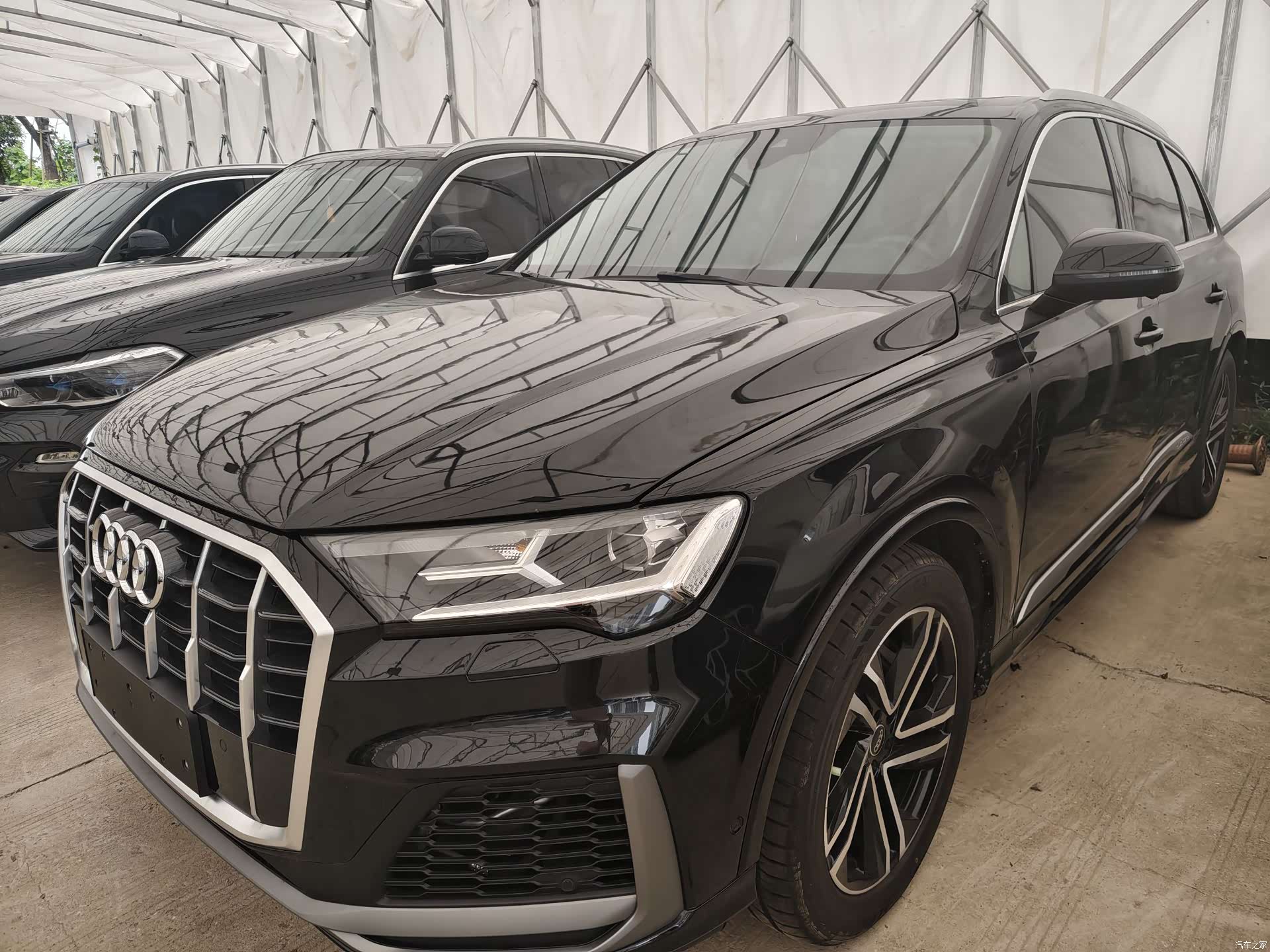 Audi Q7, 2022 1