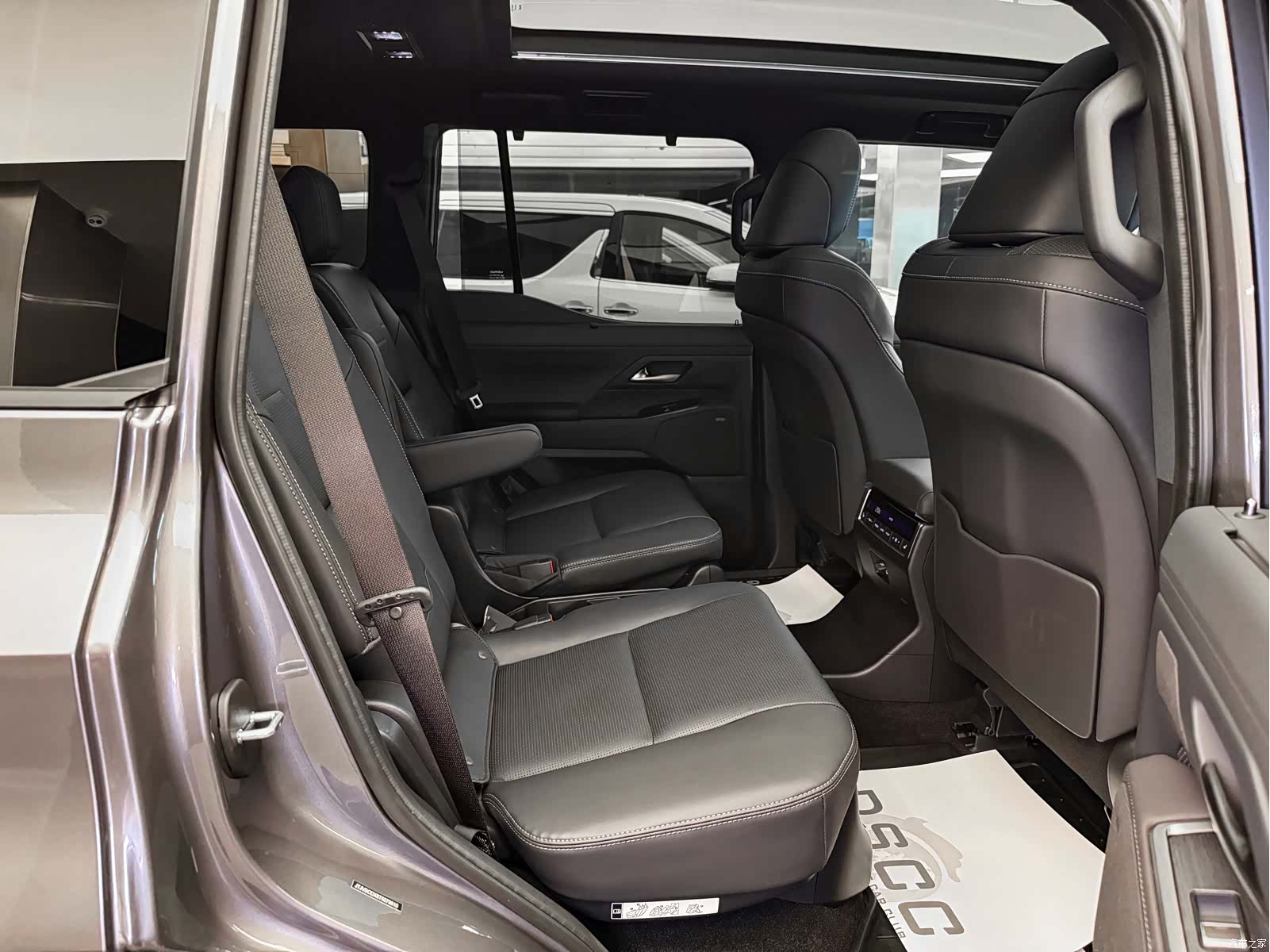 Lexus GX, 2026 13