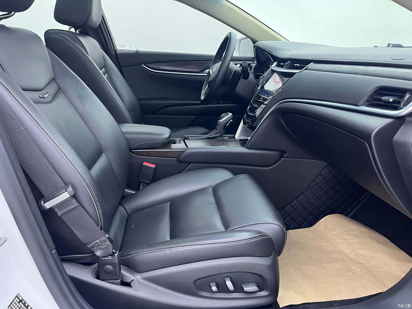 Cadillac XTS, 2019 9