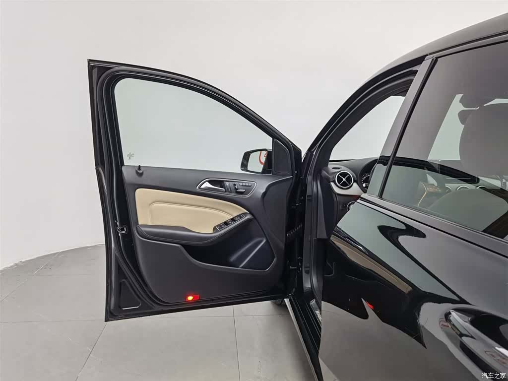 Mercedes-Benz B-Class, 2013 8