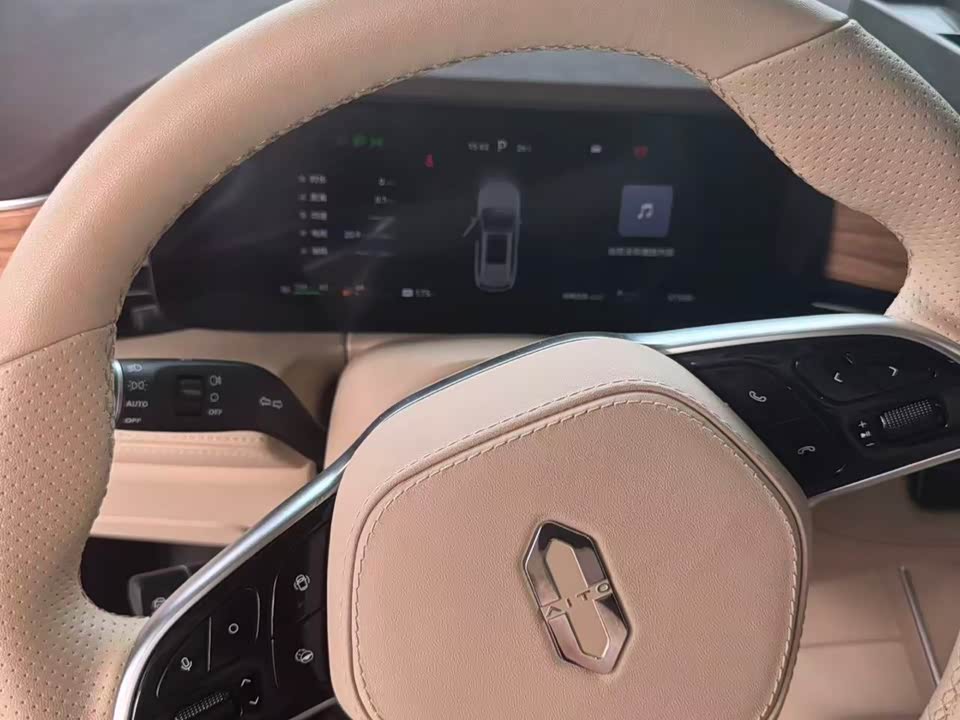 AITO Ask the world M7