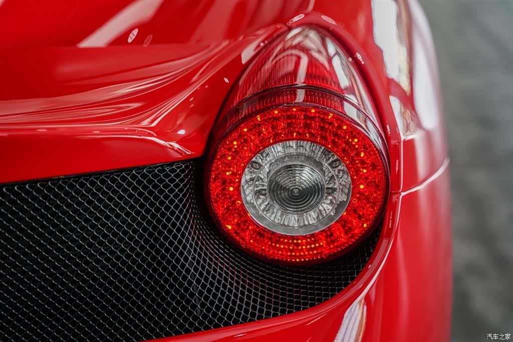 Ferrari 458, 2015 22
