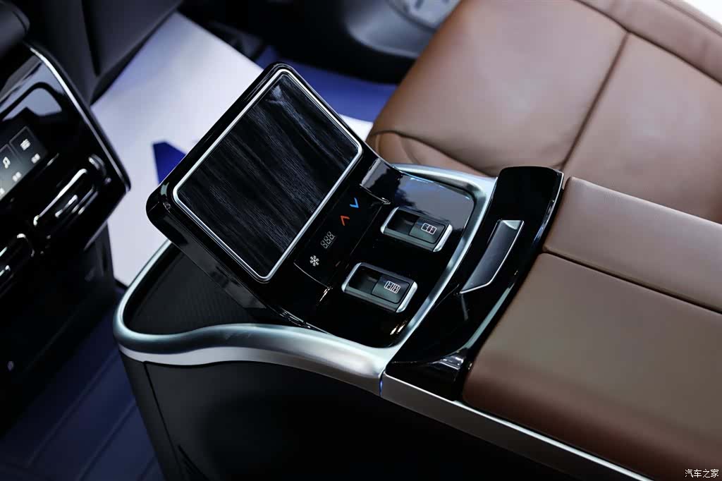Lincoln Aviator, 2022 33