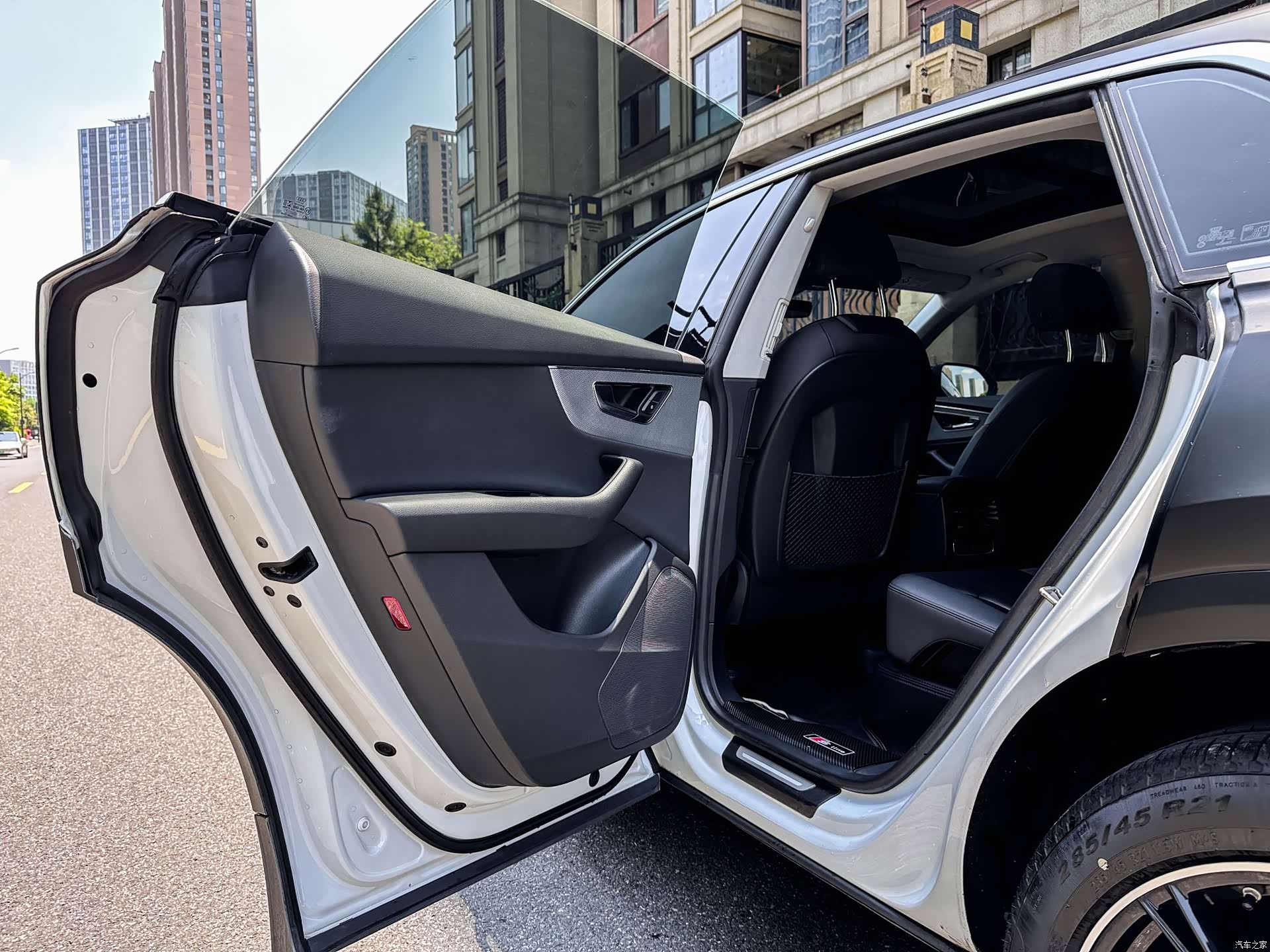 Audi Q8, 2020 14