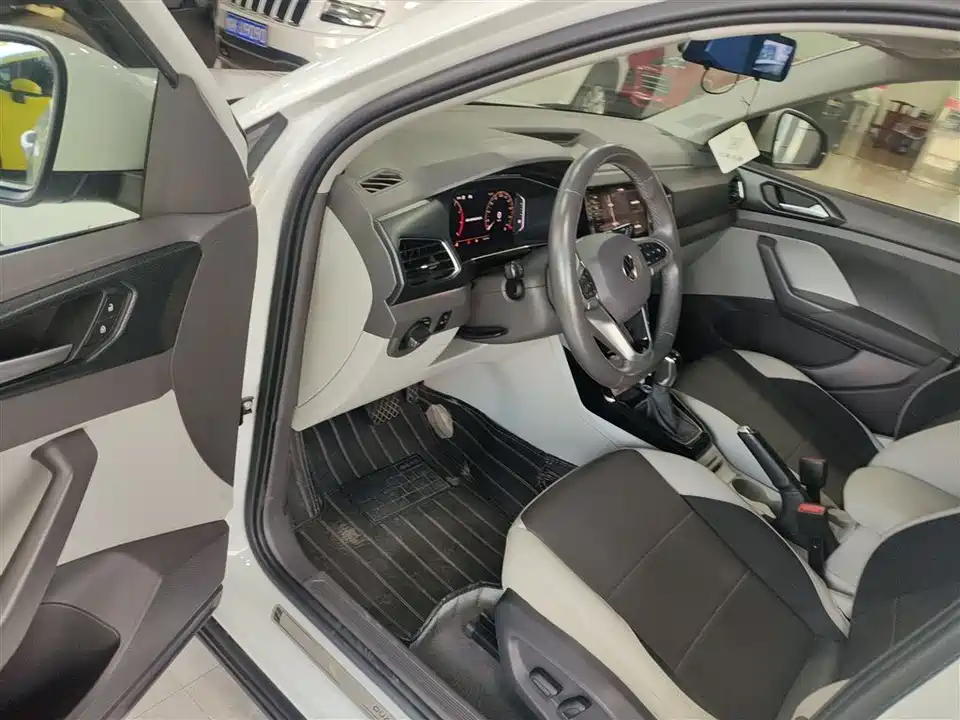 Volkswagen Exploring the shadow