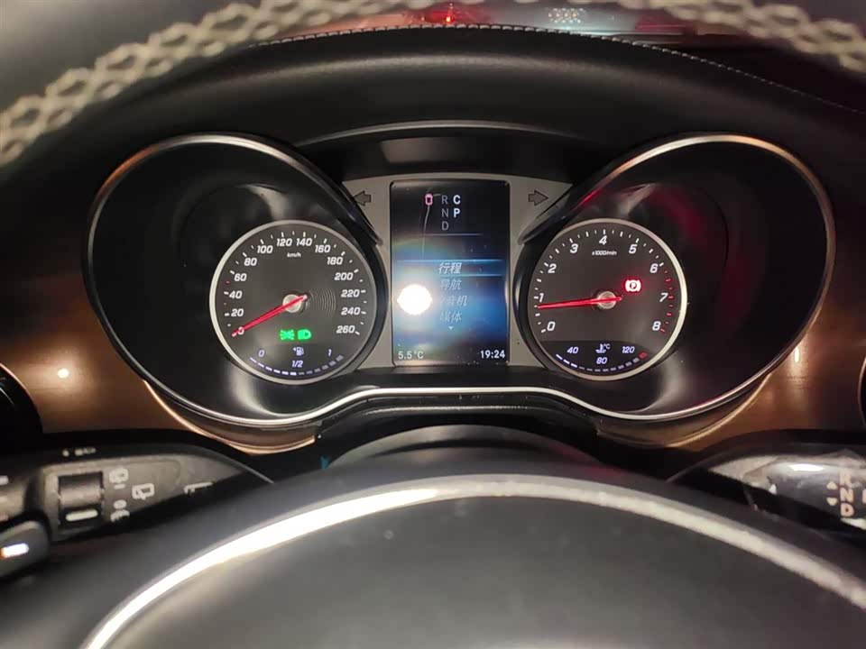 Mercedes-Benz V-class