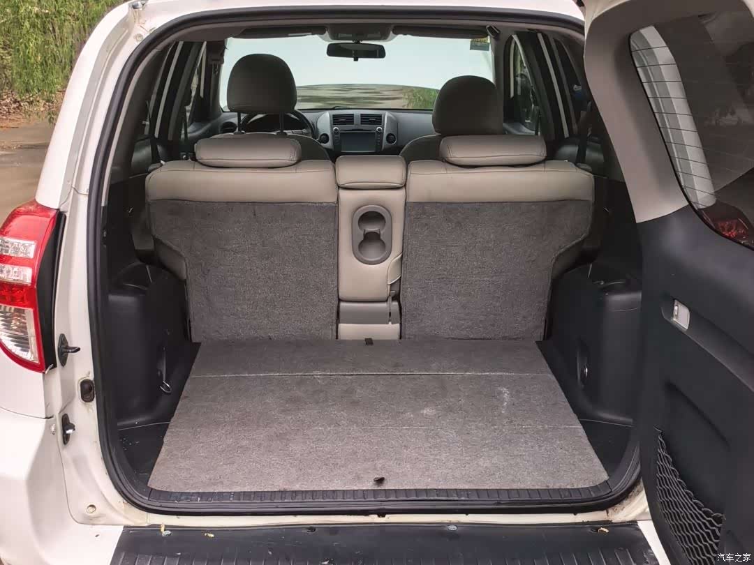 Toyota RAV4, 2011 14