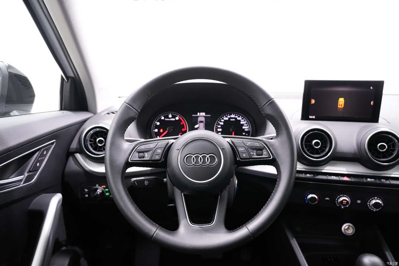 Audi Q2L, 2021 22
