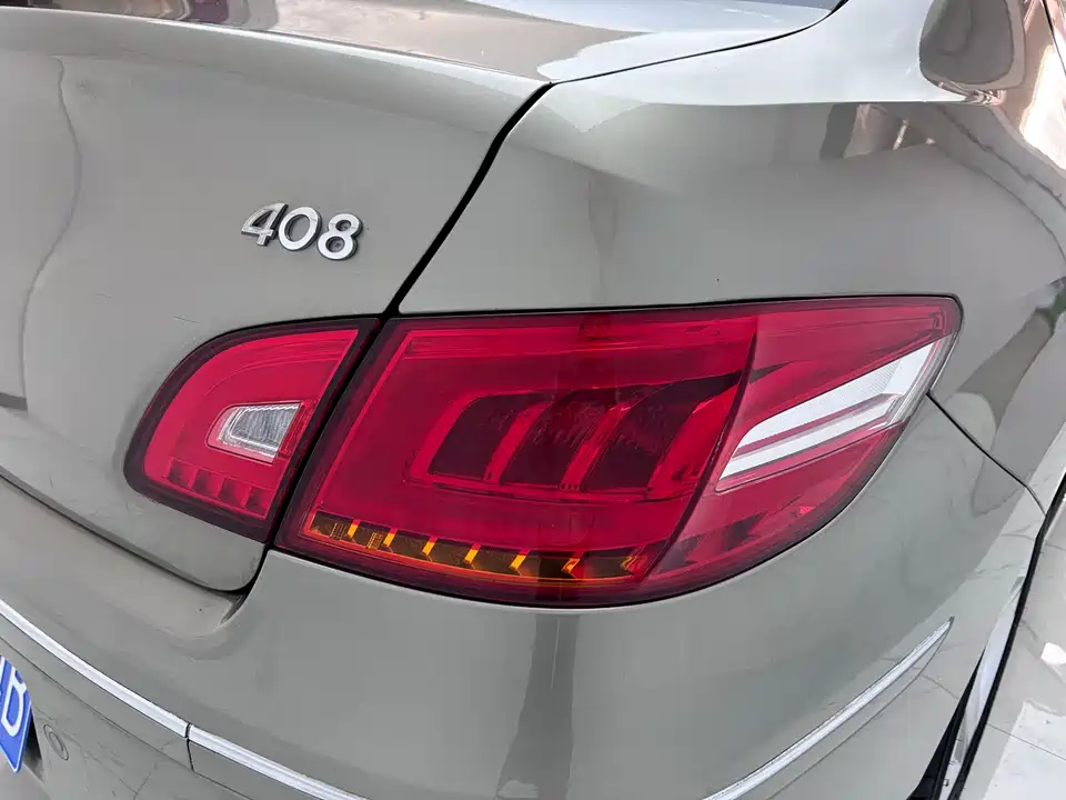 Peugeot 408