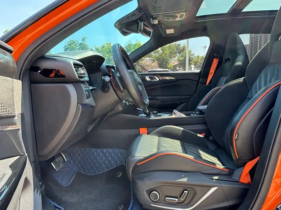 Lynk & Co 02 Hatchback