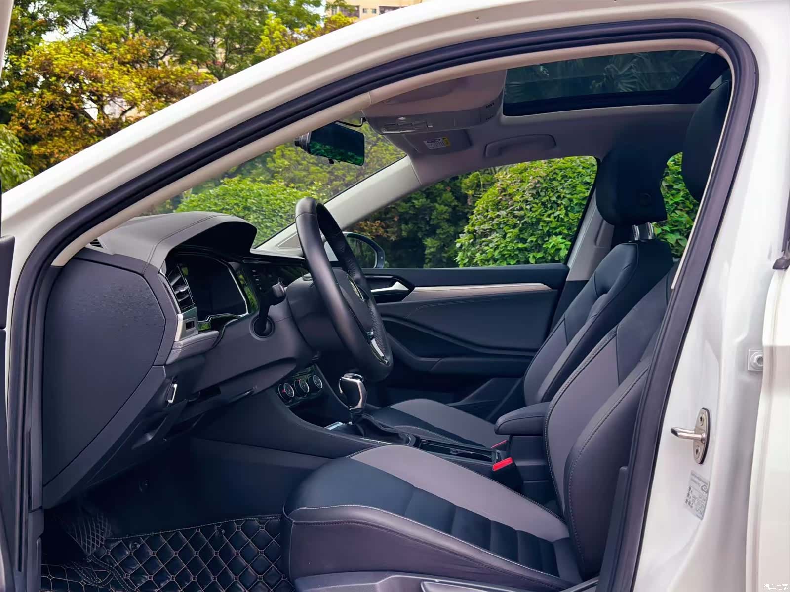 Volkswagen Sagitar, 2021 9