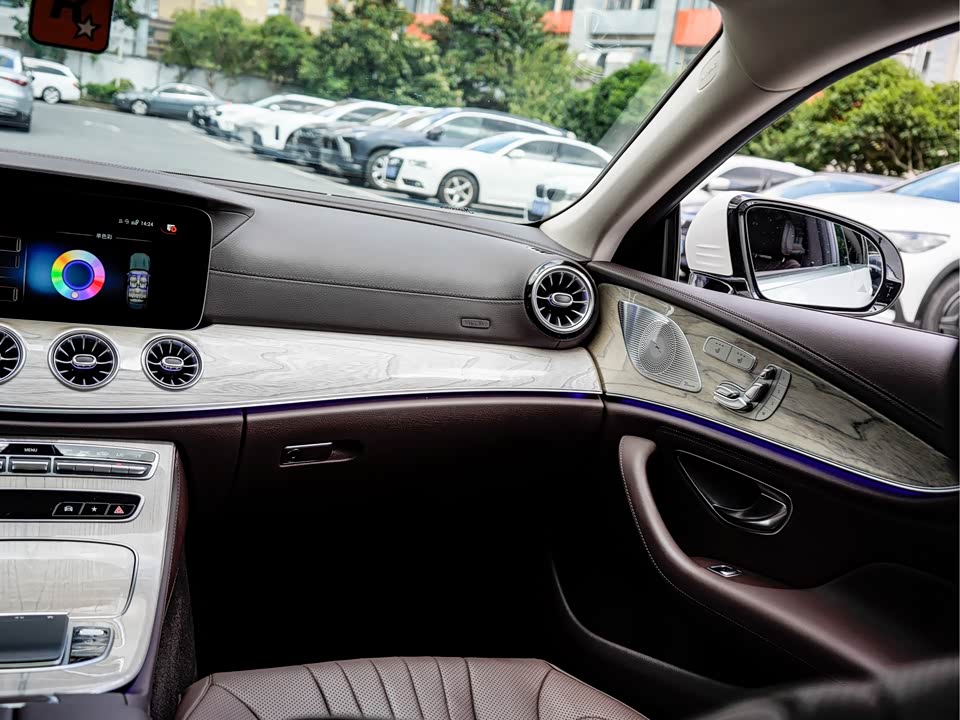 Mercedes-Benz CLS Mercedes-Benz CLS