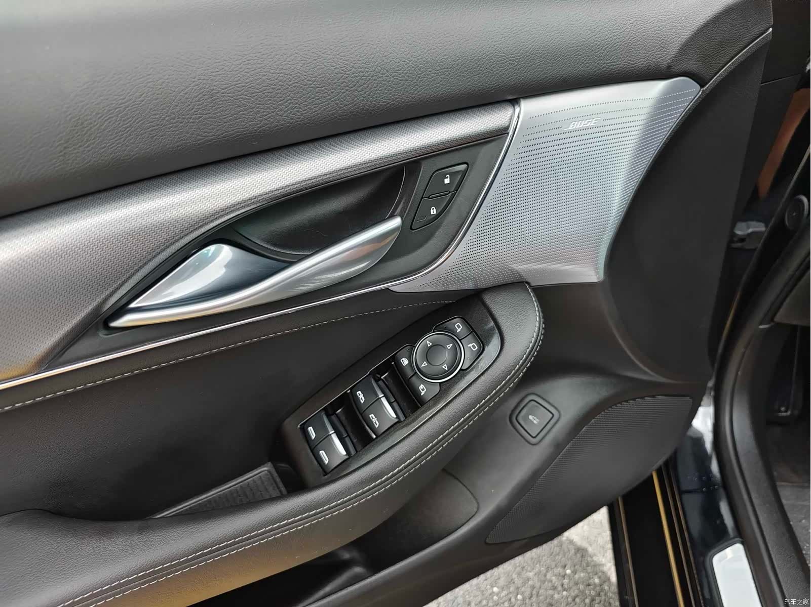 Cadillac CT5, 2023 25