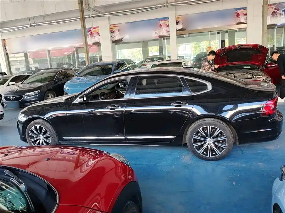 Volvo S90