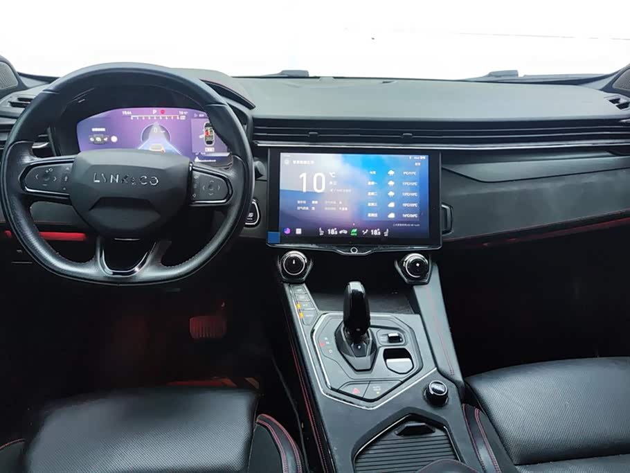 Lynk & Co 05