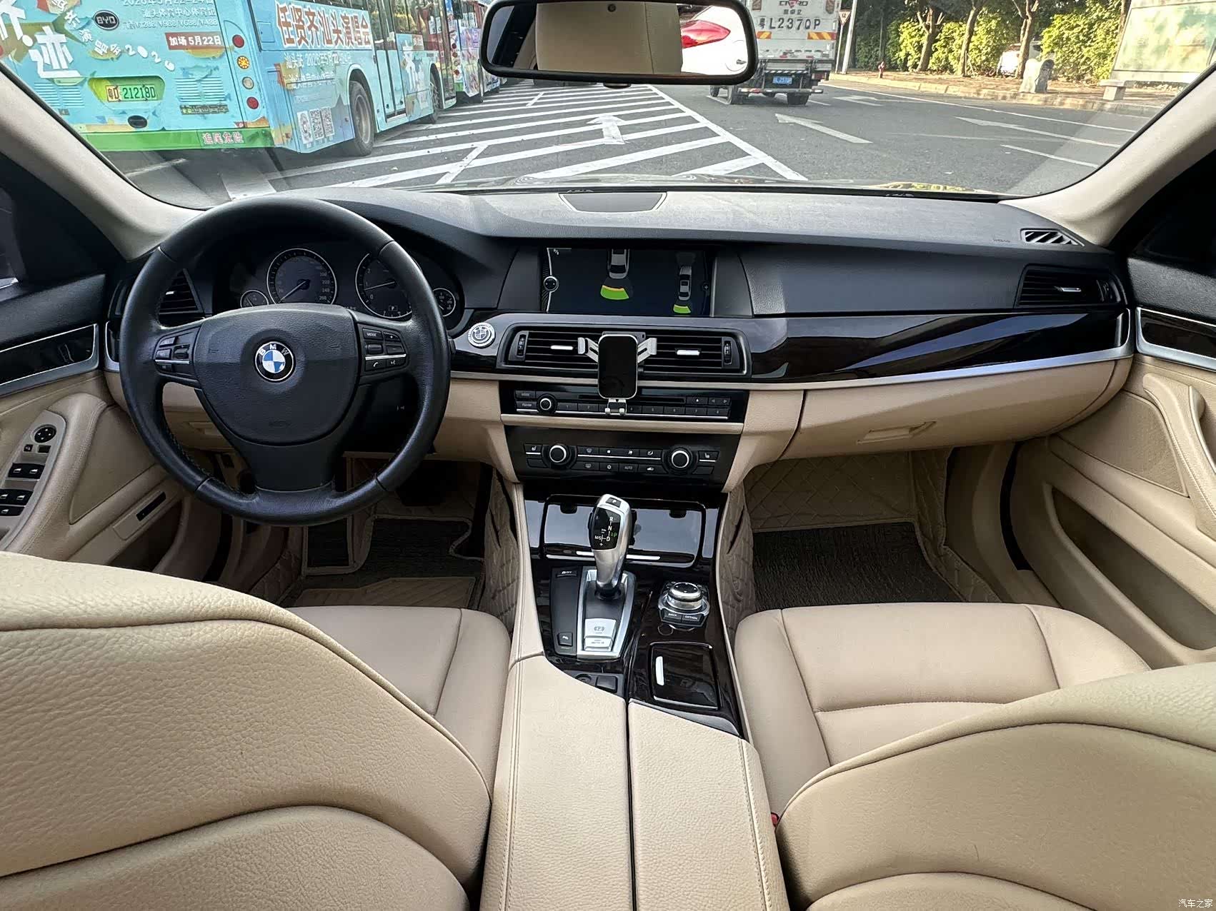 BMW 5 Series, 2011 8