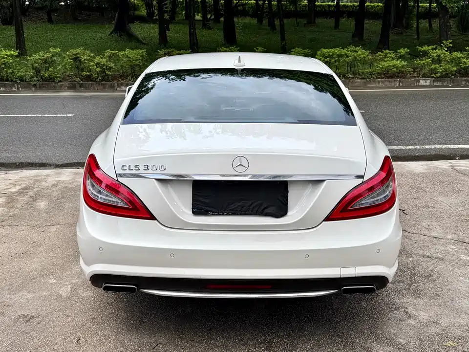 Mercedes-Benz CLS Mercedes-Benz CLS