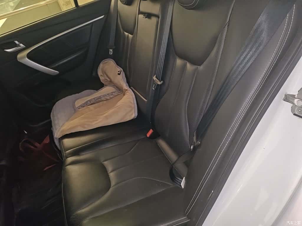 Geely Emgrand, 2017 17