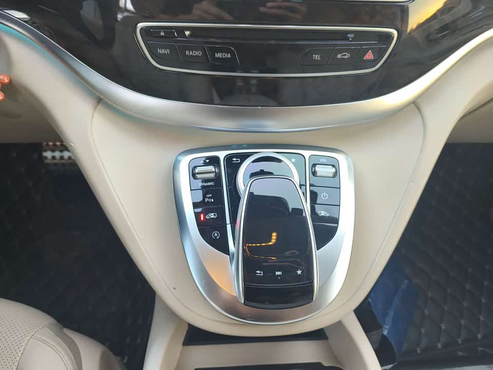 Mercedes-Benz V-class