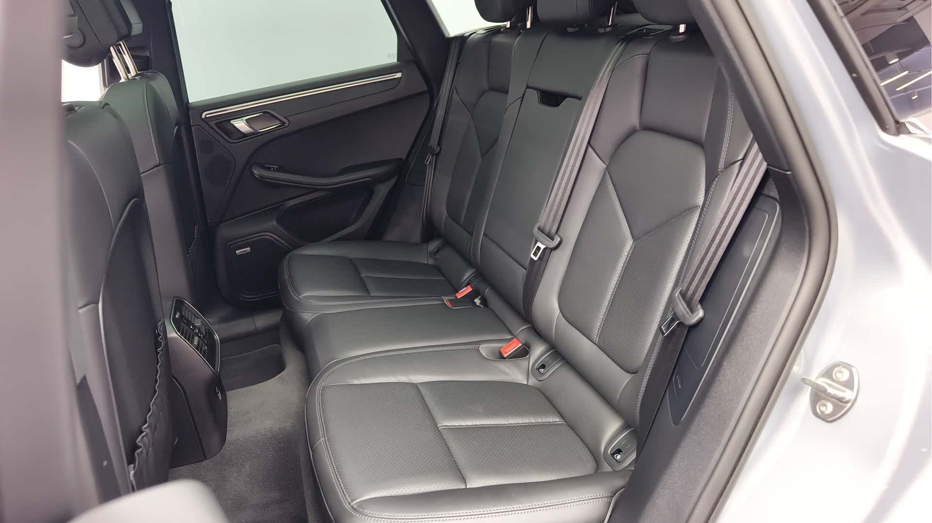 Porsche Macan, 2023 10