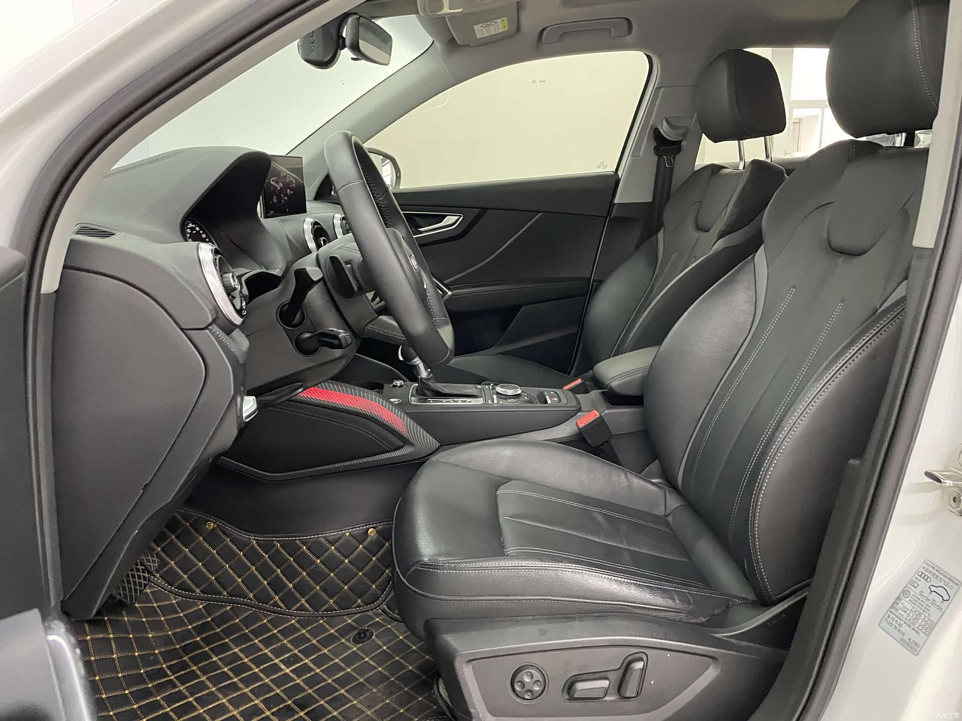Audi Q2L, 2024 11