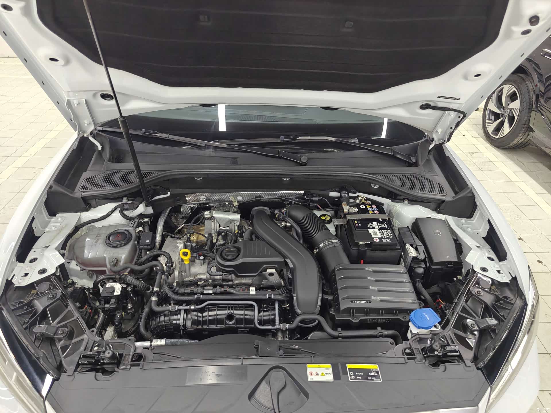 Audi Q2L, 2024 18