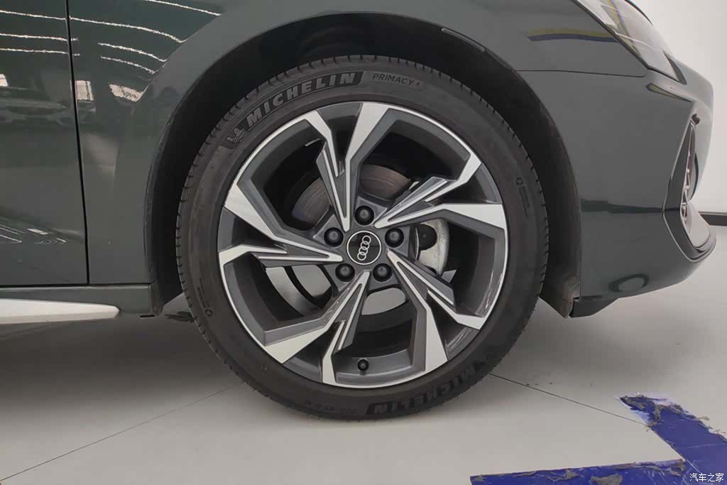 Audi Flying Spur, 2024 6