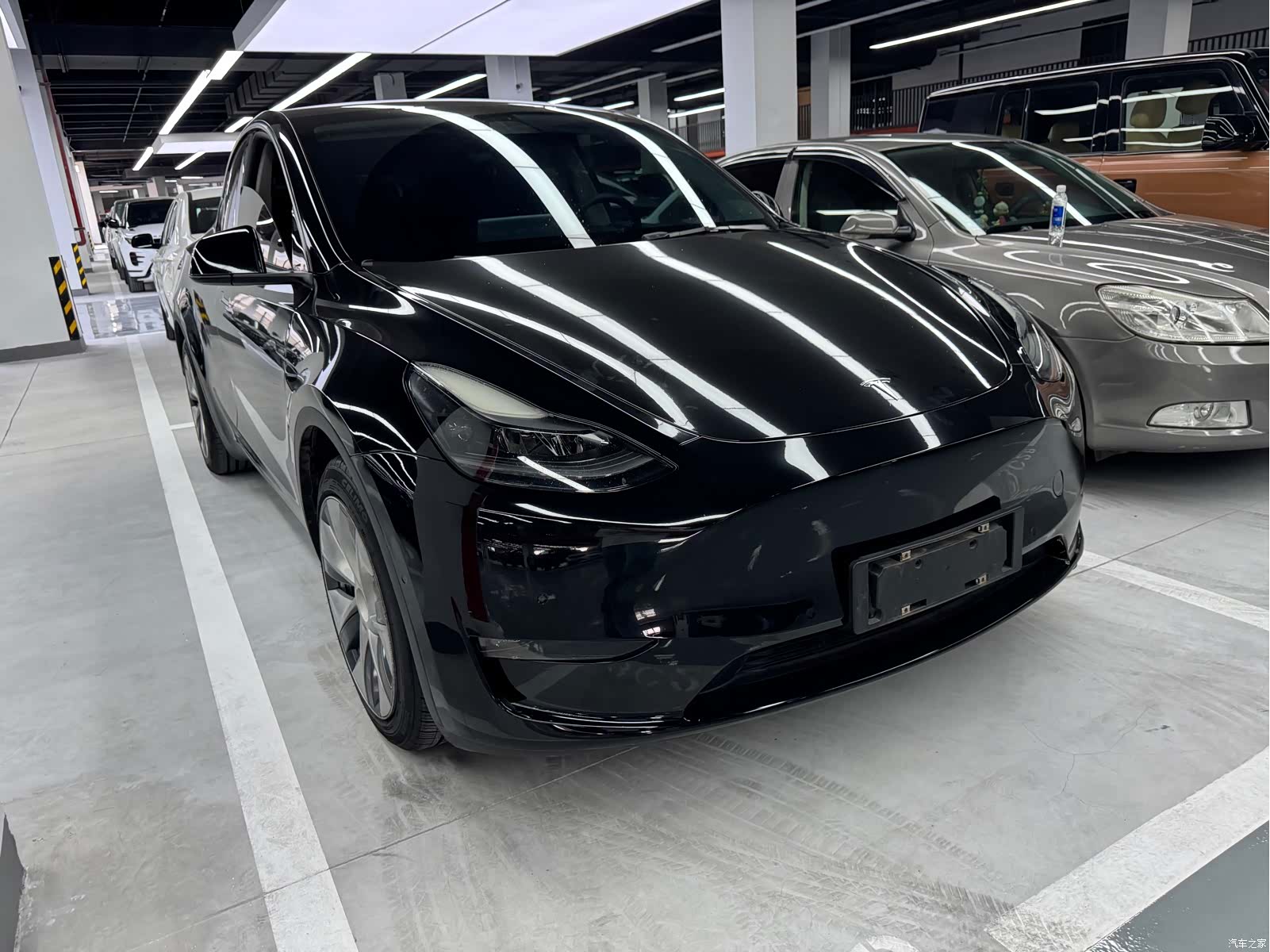 Tesla Model Y, 2021 3