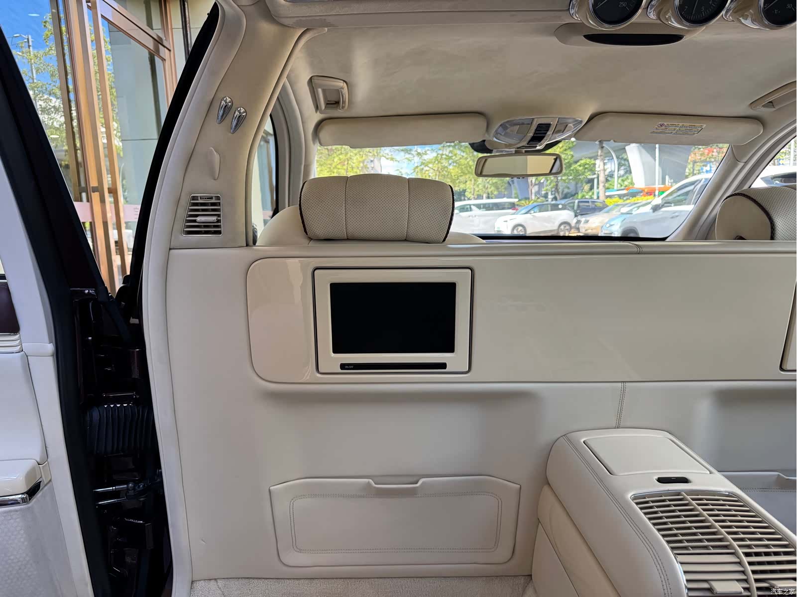 Maybach 62, 2012 15
