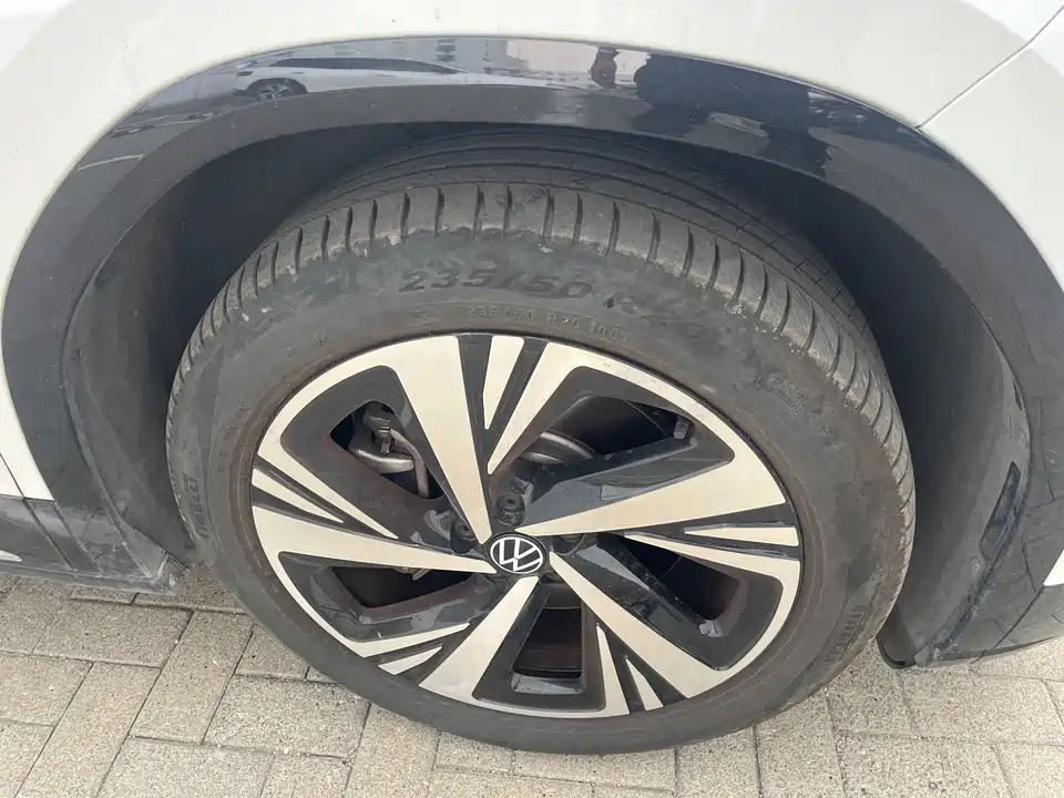 Volkswagen ID.6 CROZZ