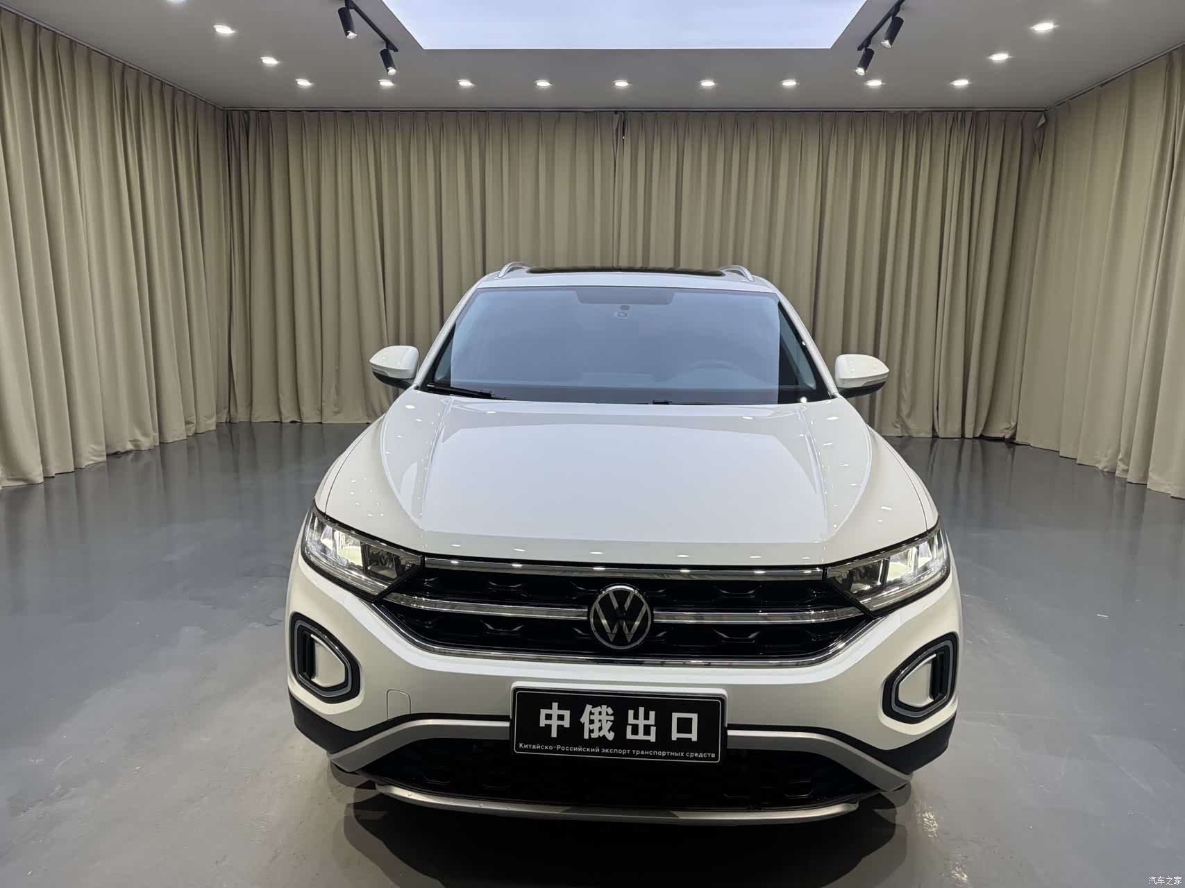 Volkswagen T-ROC, 2023 2