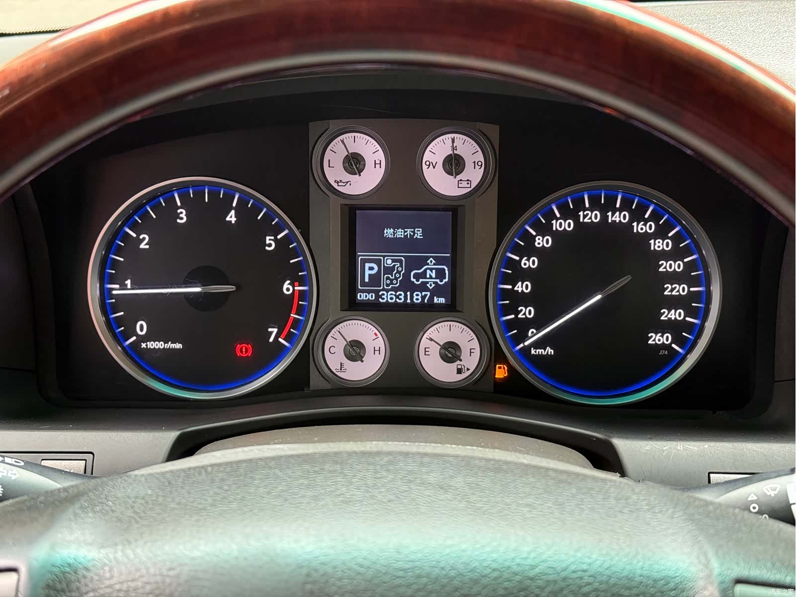 Lexus LX, 2010 11