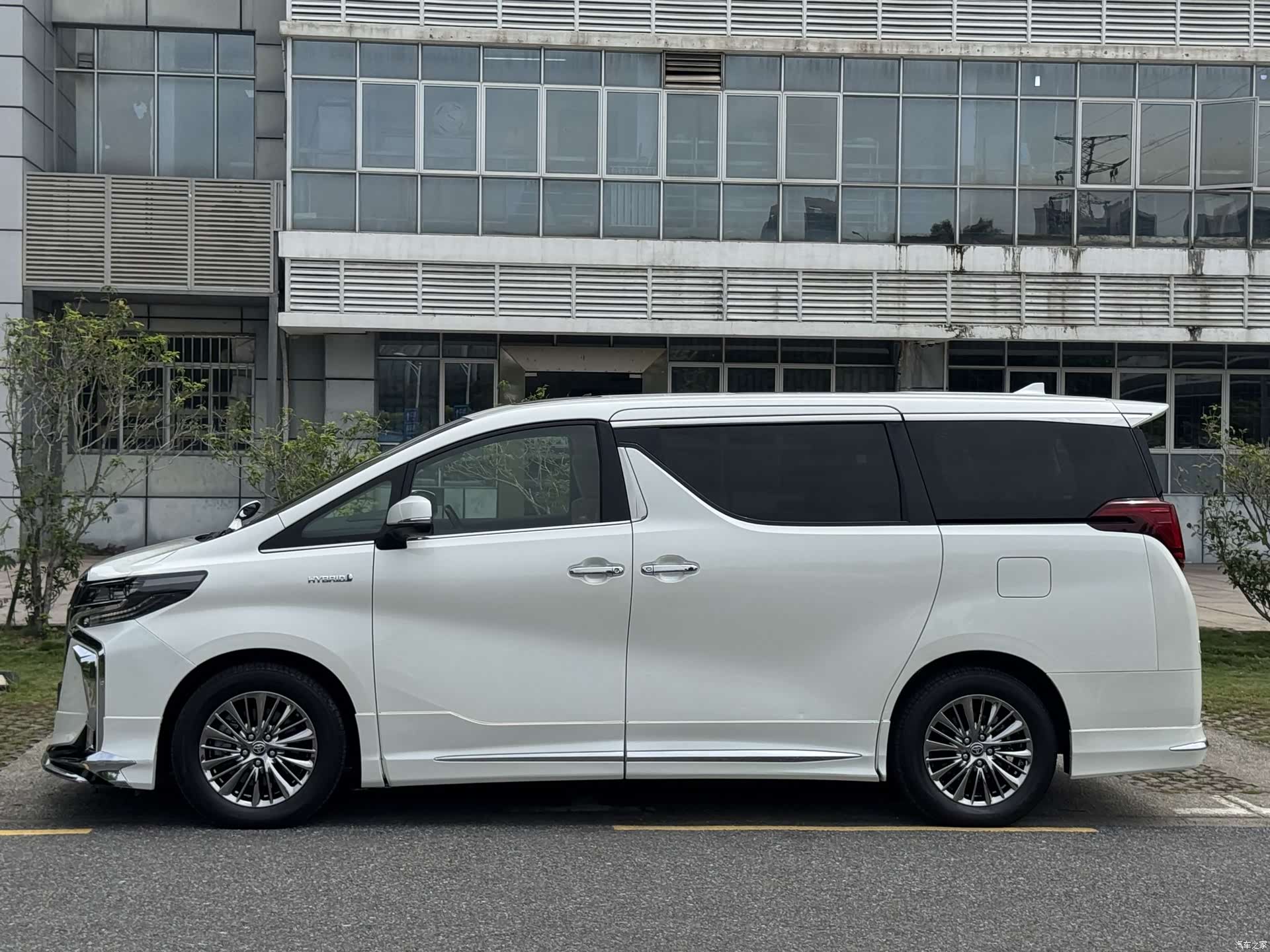 Toyota Alphard, 2020 21