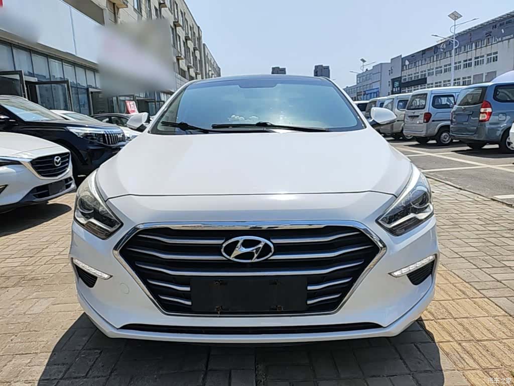 Hyundai DLX, 2017 3