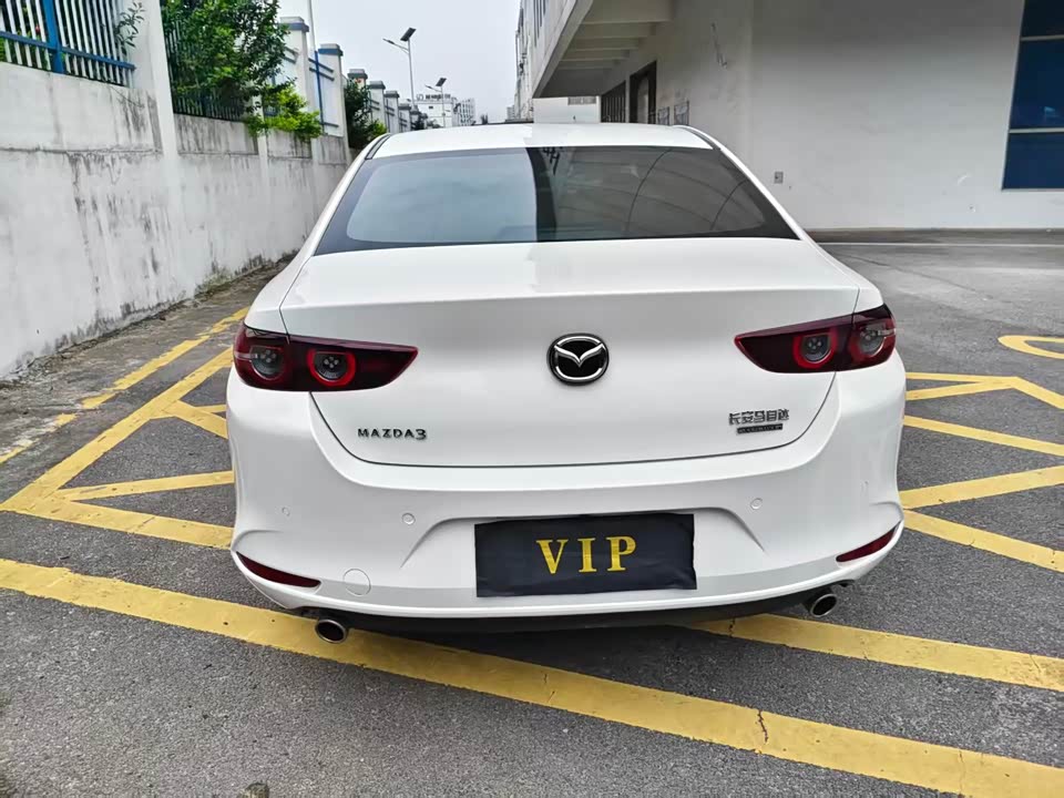 Mazda 3 Angkesaila
