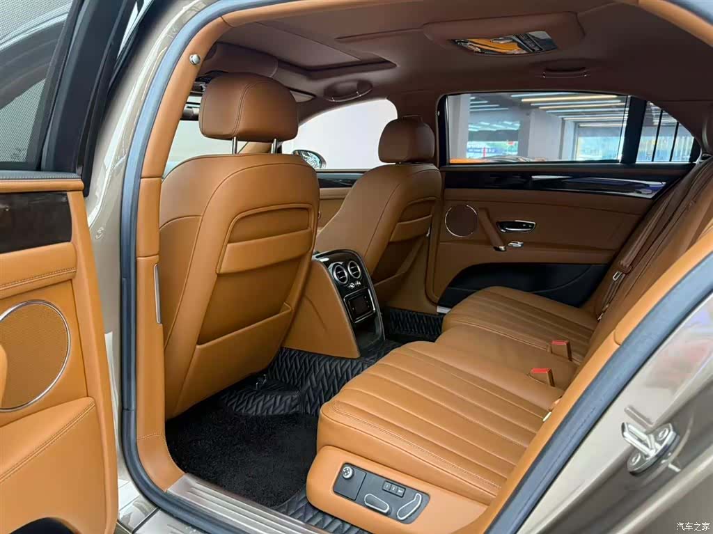 Bentley Flying Spur, 2015 12