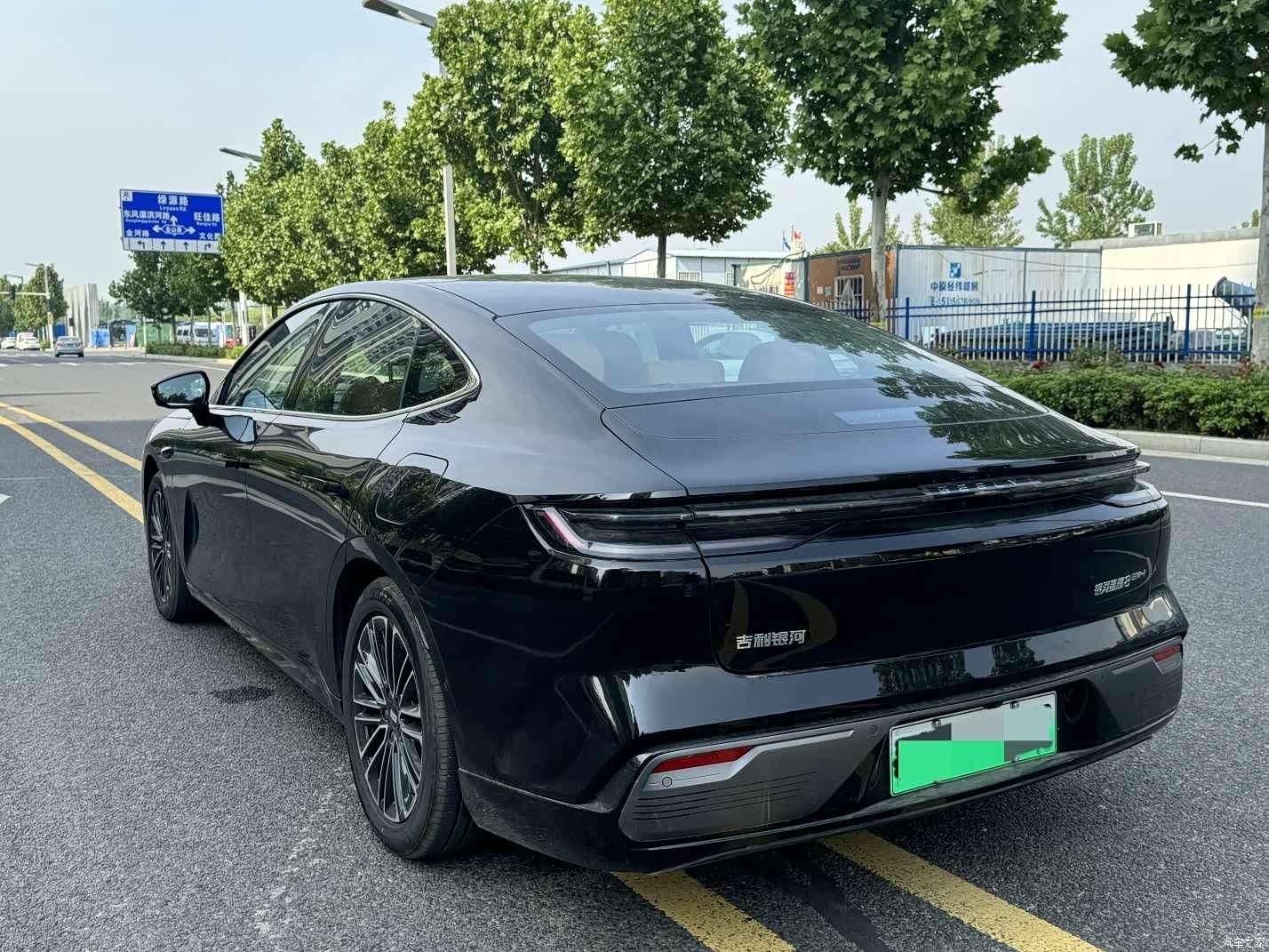 Geely 8, 2025 8
