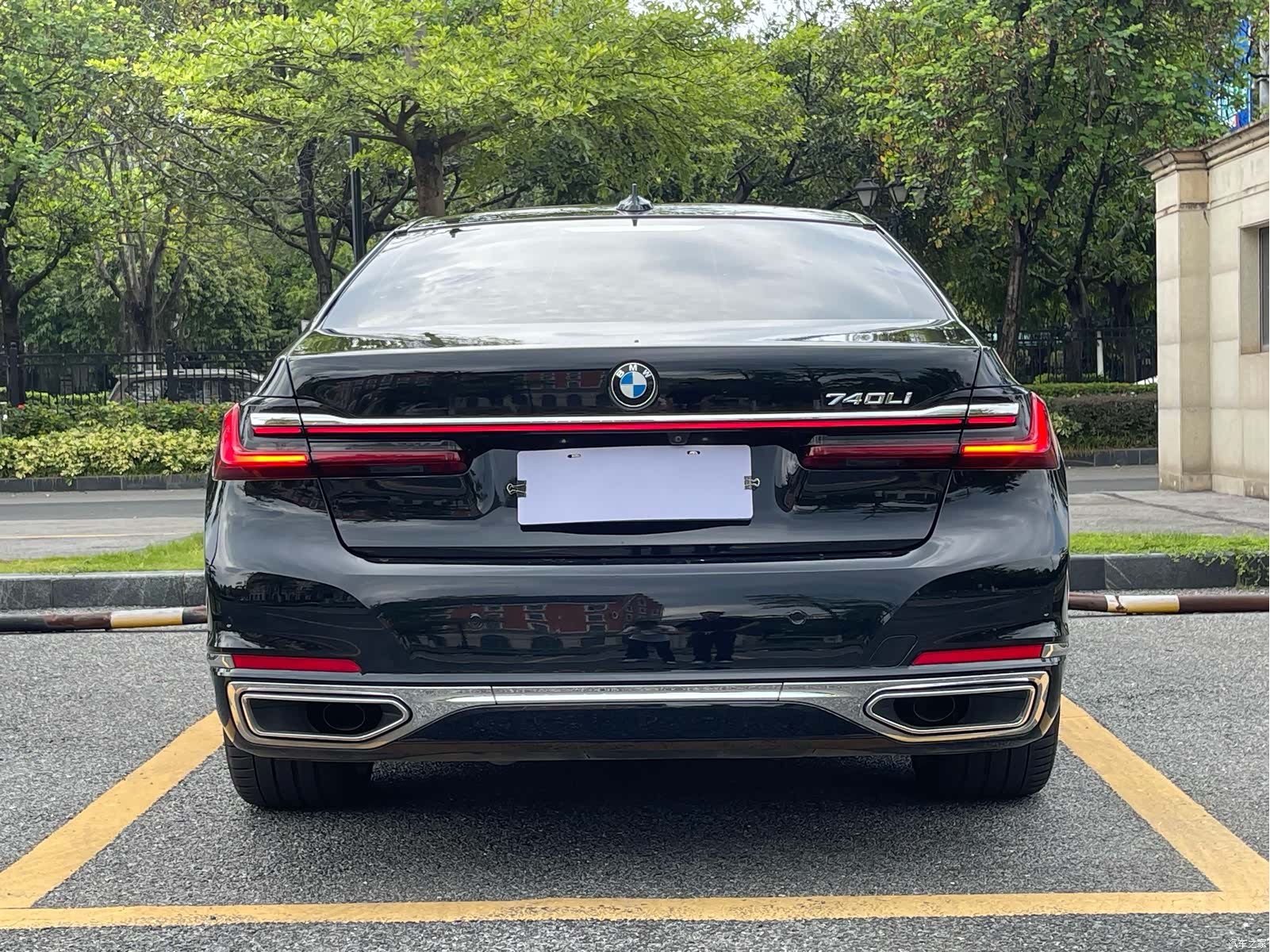 BMW 7 Series, 2021 все фото