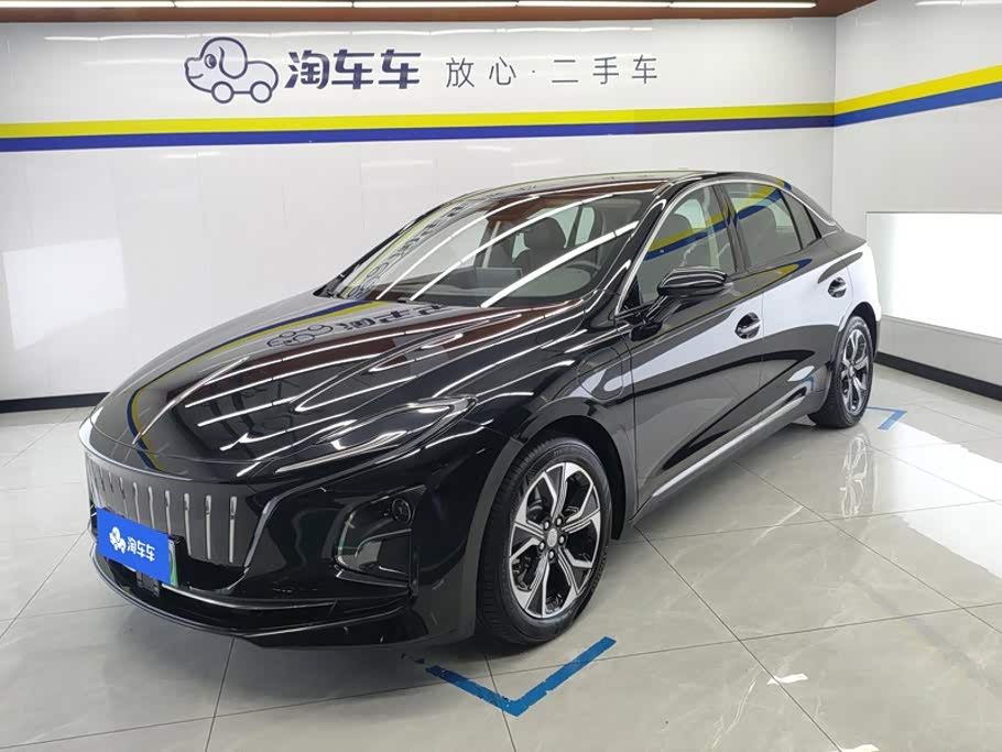 Hongqi E-QM5
