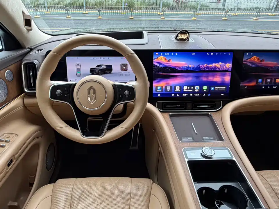 AITO Ask the world M9