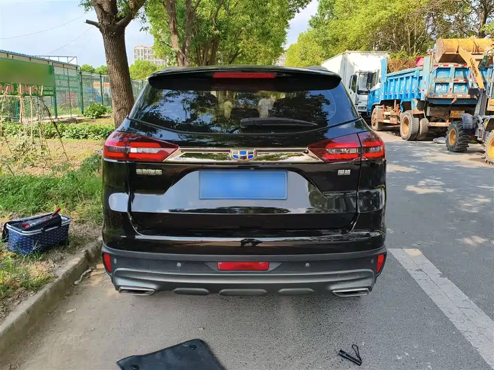 Geely Atlas