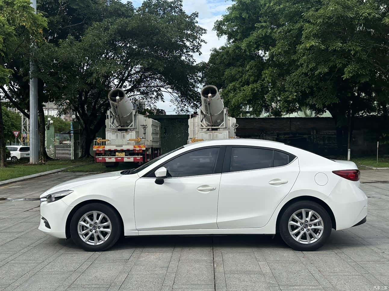 Mazda Mazda3, 2017 11