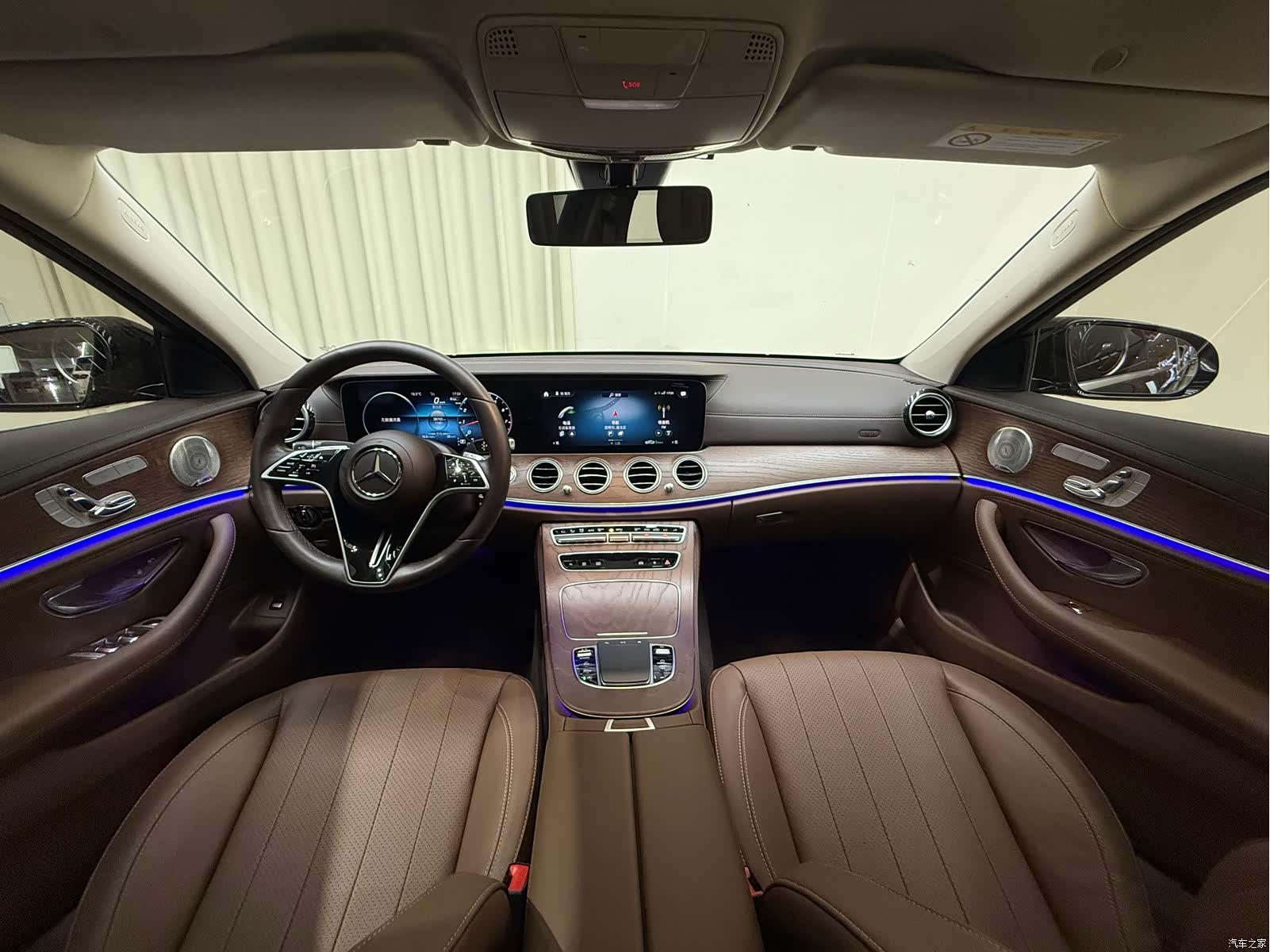 Mercedes-Benz E-Class, 2023 33