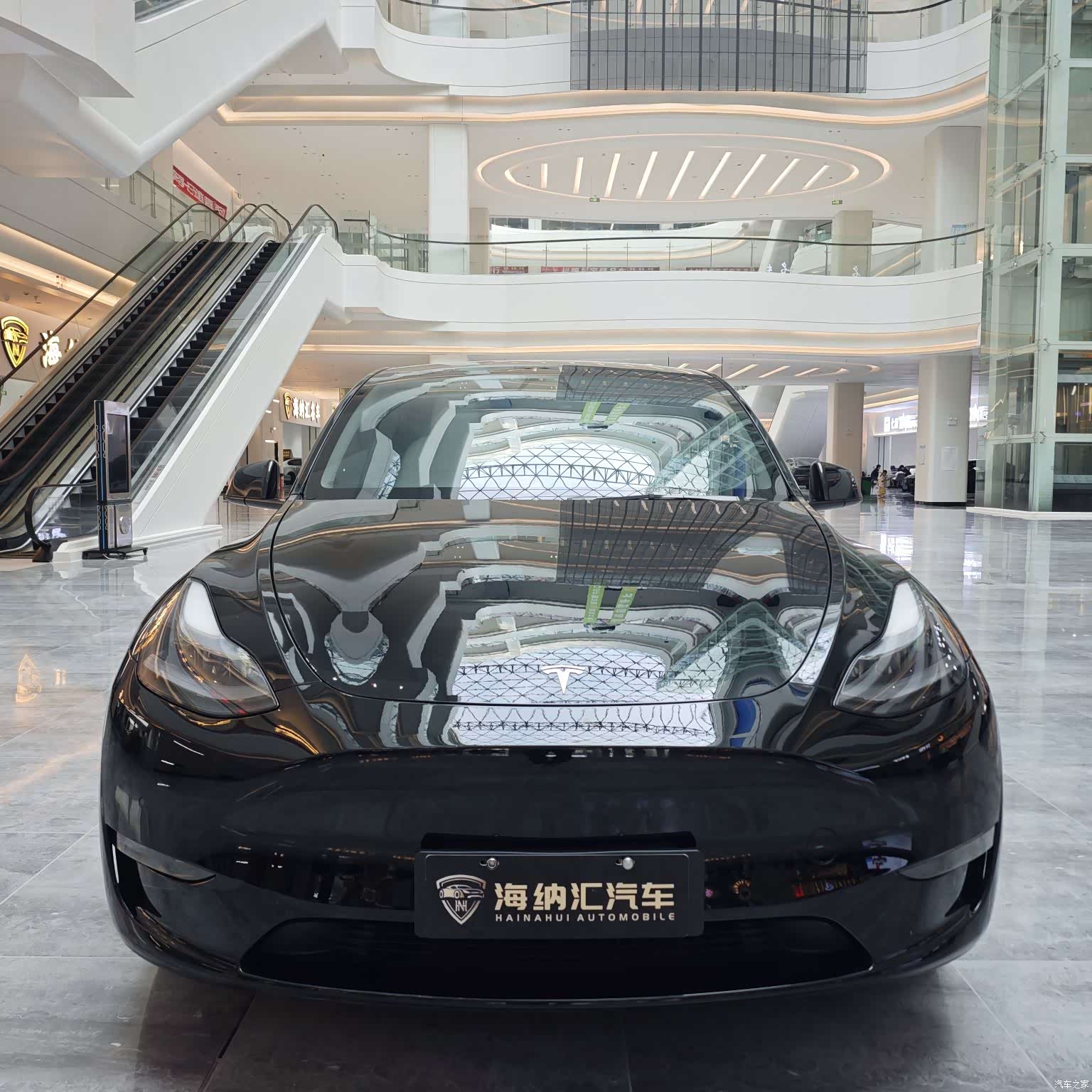 Tesla Model Y, 2022 4
