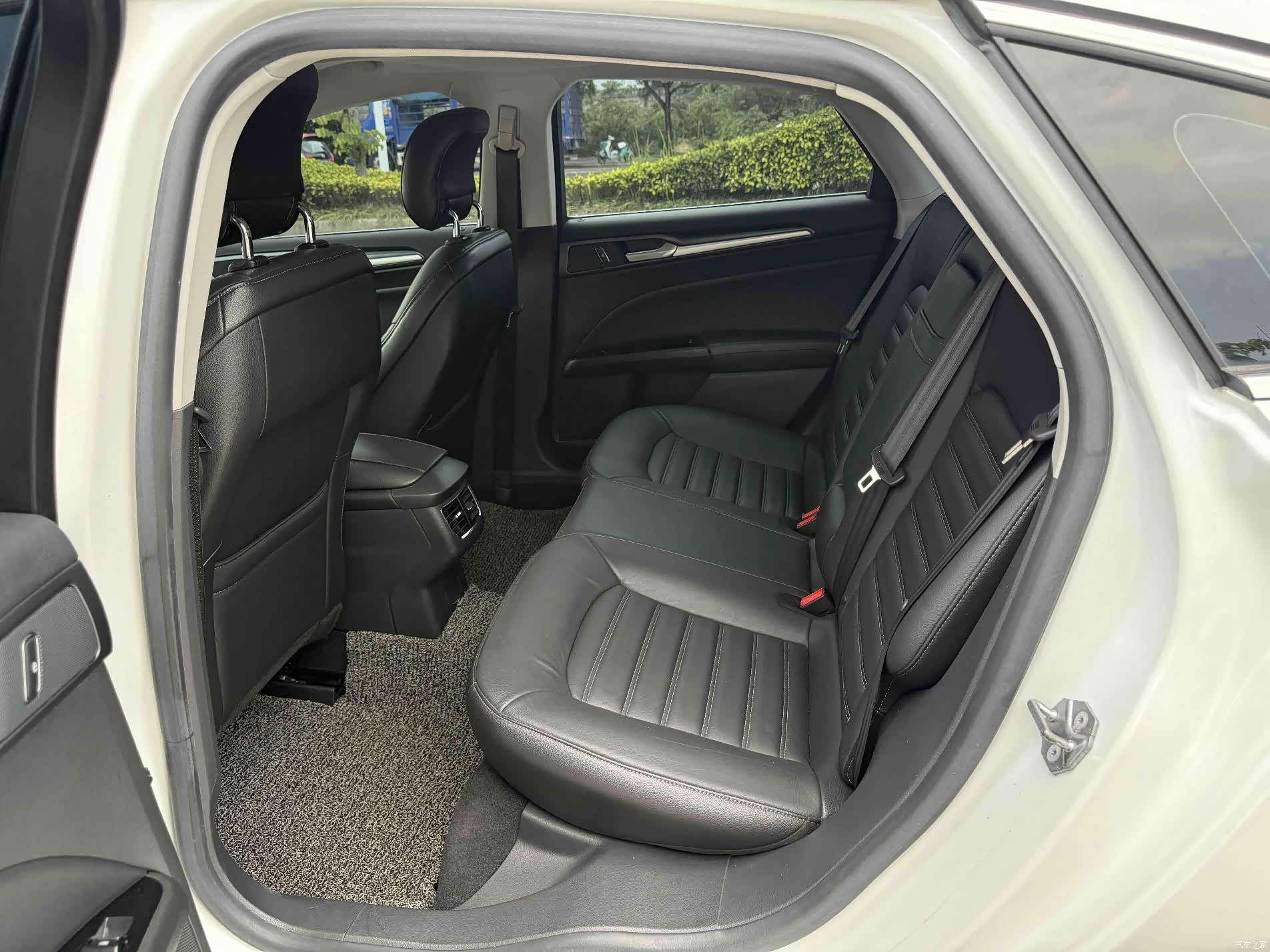 Ford Mondeo, 2015 6