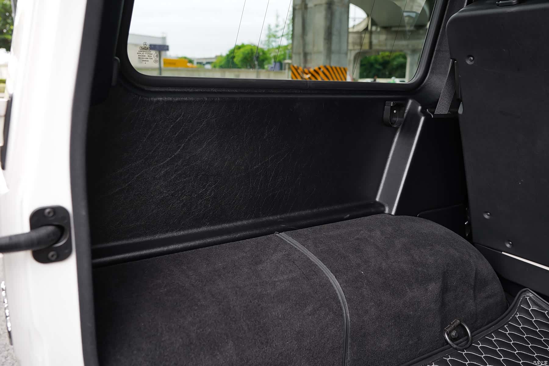 Mercedes-Benz G-Class, 2016 29