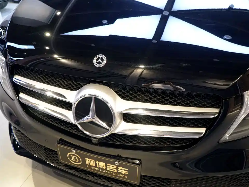 Mercedes-Benz V-class