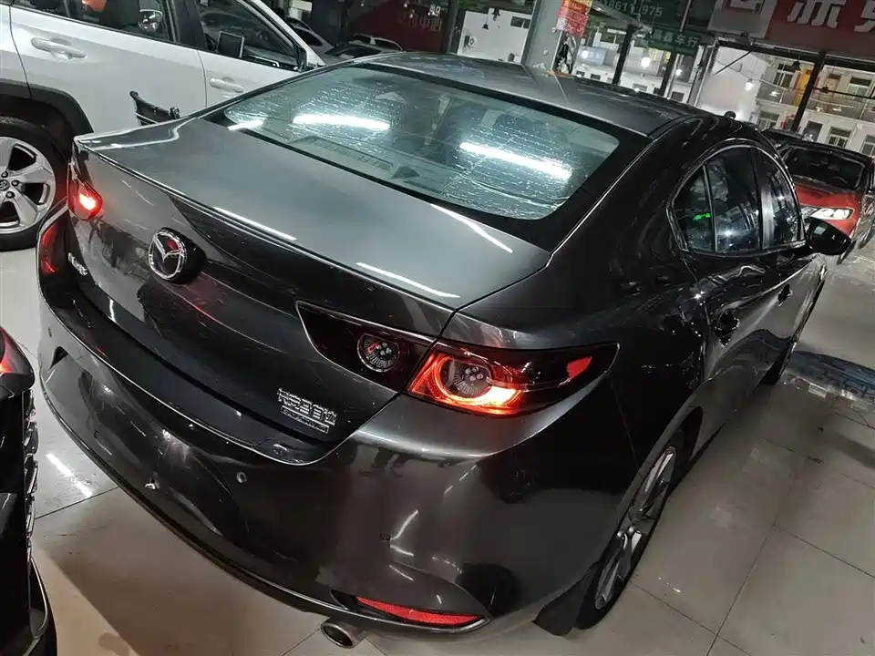 Mazda 3 Angkesaila