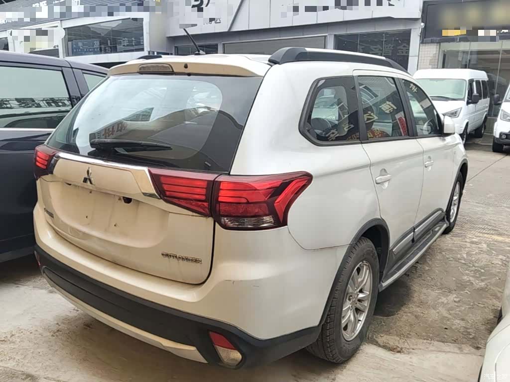 Mitsubishi Outlander, 2016 7