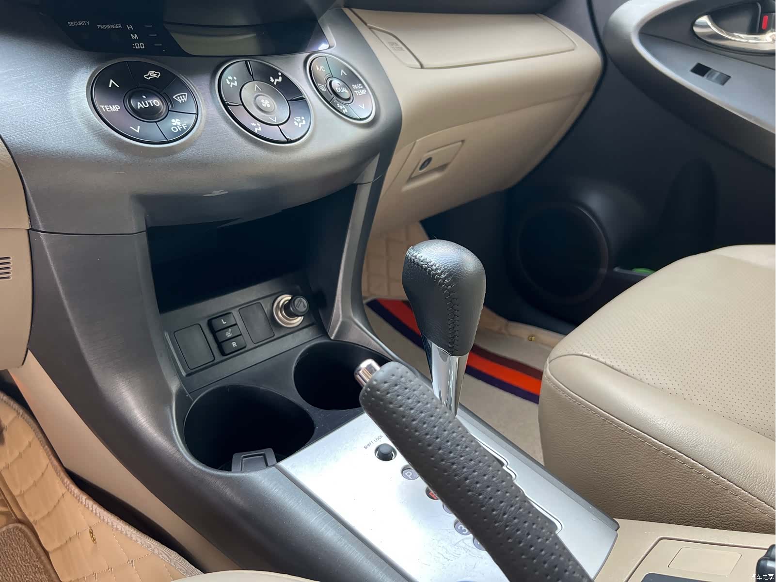 Toyota RAV4, 2012 18